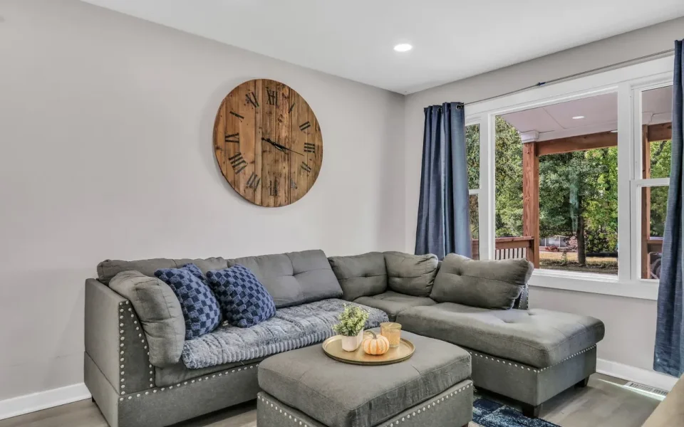 newly renovated living oom